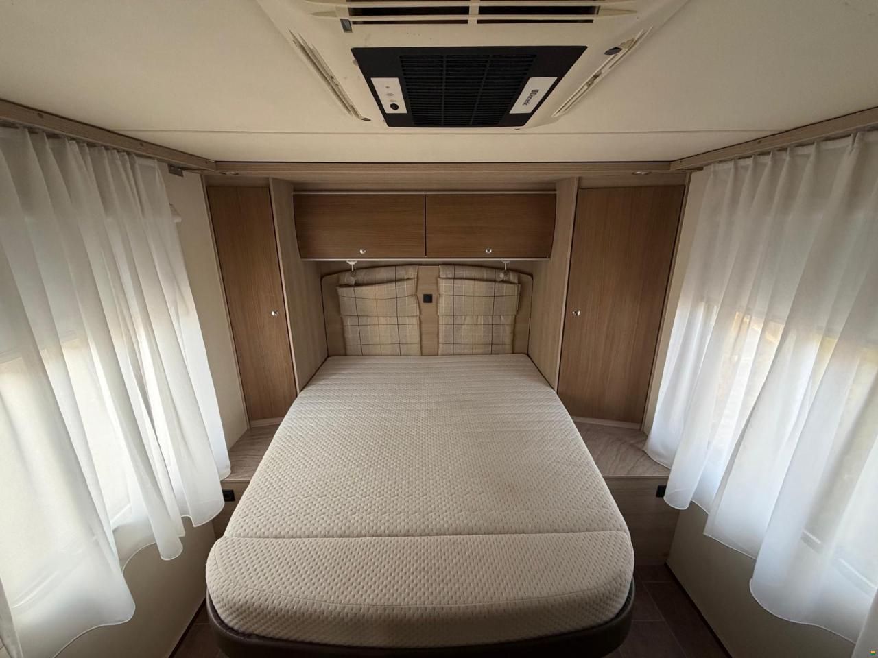 Bürstner NEXXO**FIFTY-FIVE EDITION **QUEENSBETT**