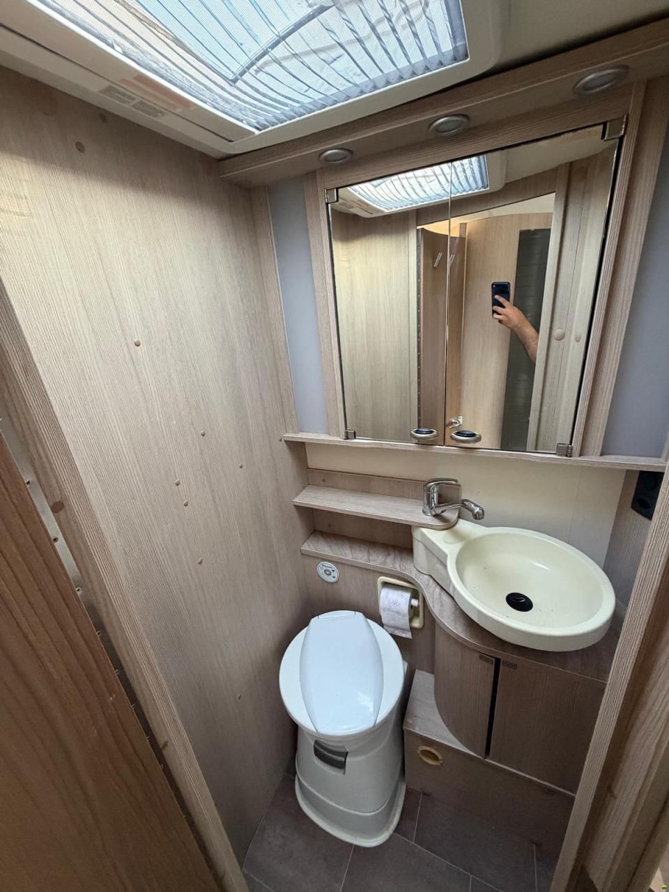 Bürstner NEXXO**FIFTY-FIVE EDITION **QUEENSBETT**