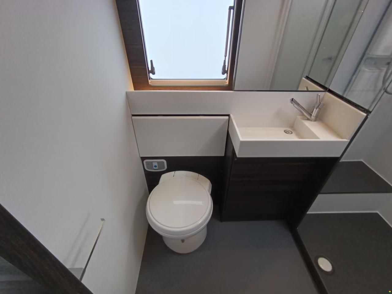 Adria Astella 644 DP