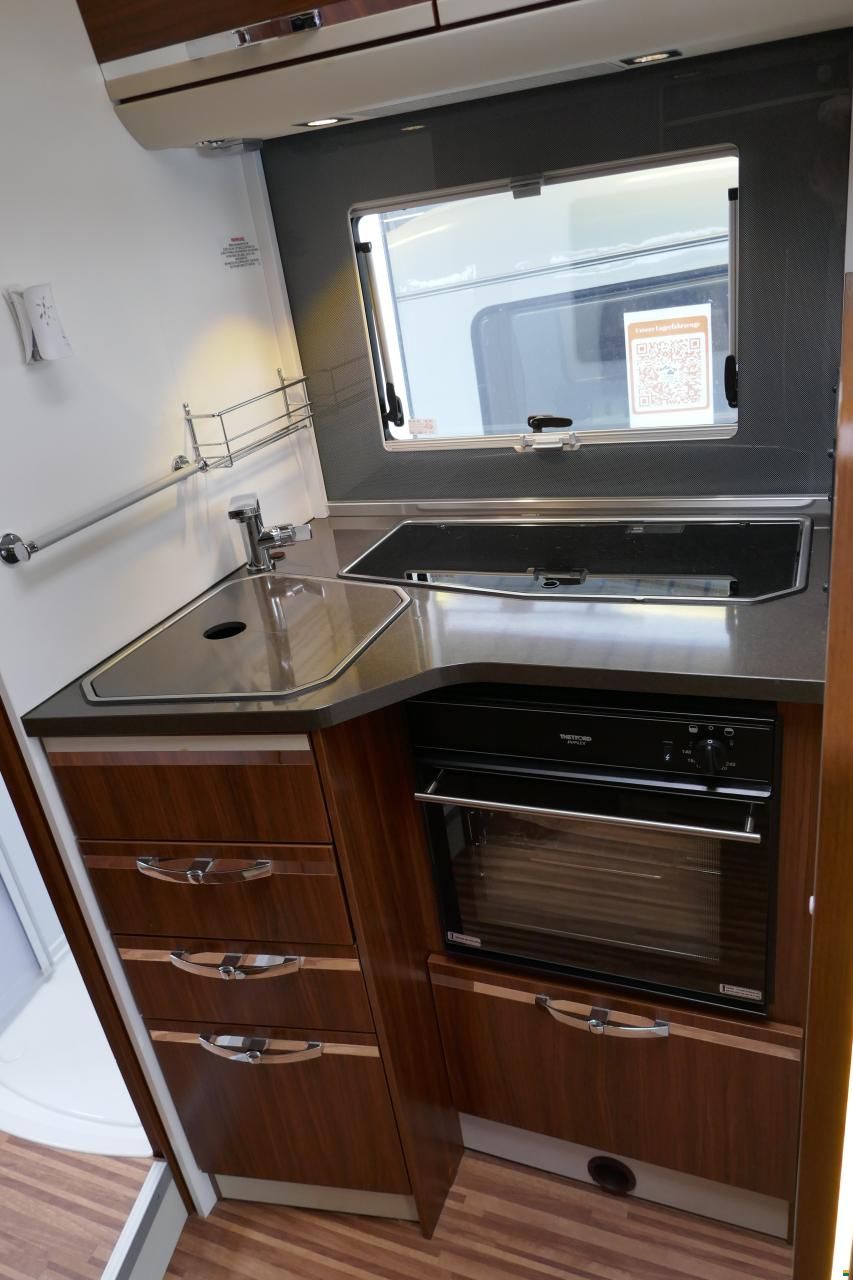 Adria Matrix M 670 SL