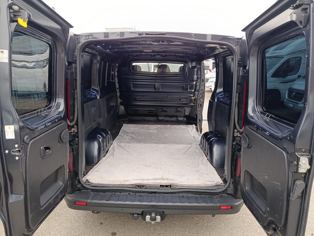 Renault Trafic dCi 145