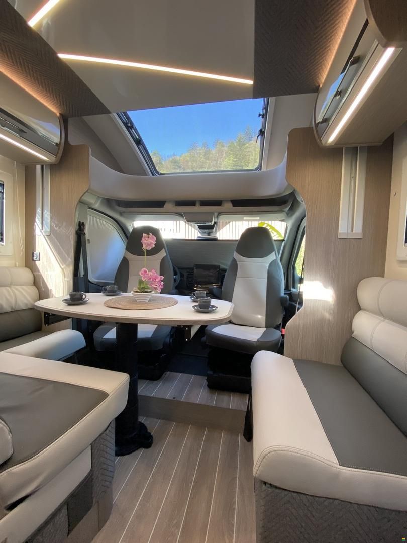 Roller Team Zefiro 285 TL, Ford 165PS Automat