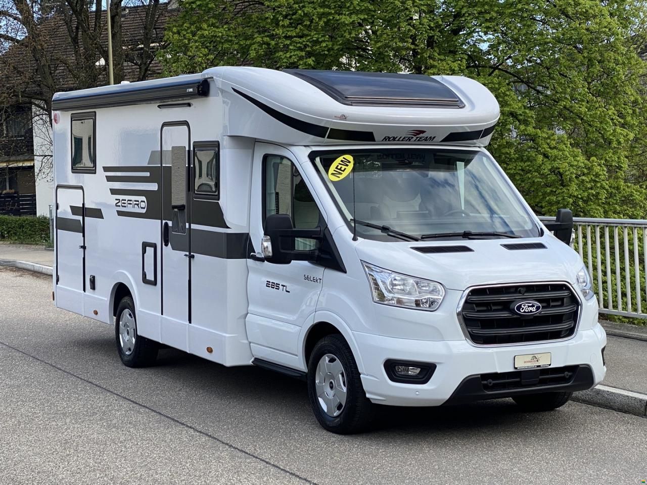 Roller Team Zefiro 285 TL, Ford 165PS Automat