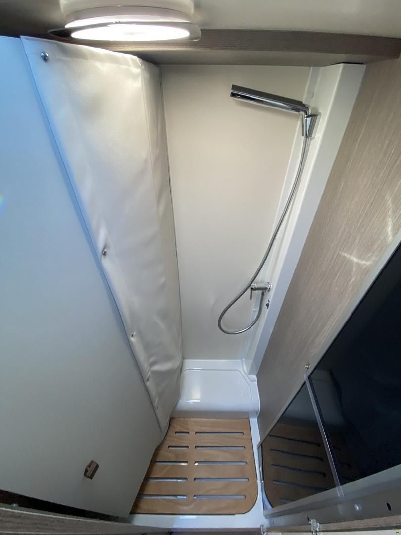 Roller Team Zefiro 285 TL, Ford 165PS Automat