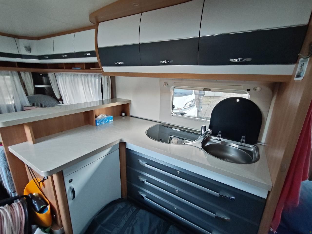 Hobby CFe 560 De Luxe