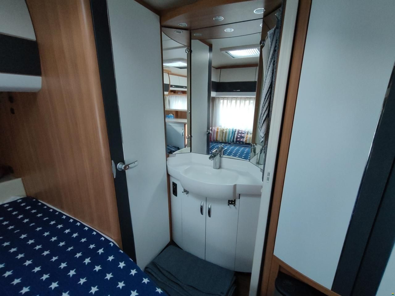 Hobby CFe 560 De Luxe