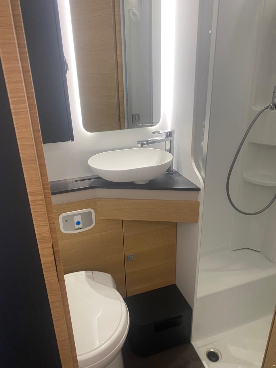 Adria CORAL XL 660 SL