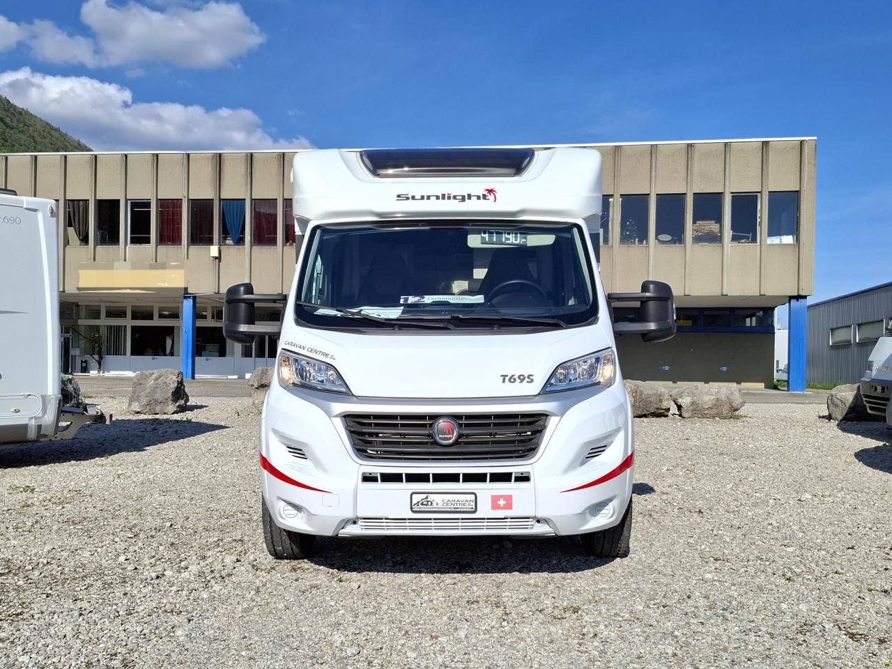 Sunlight T69s mit Queensbett