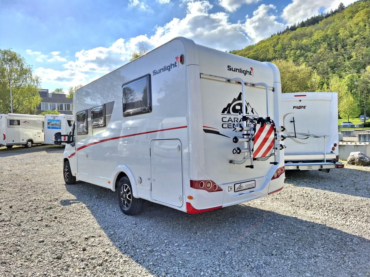 Sunlight T69s mit Queensbett