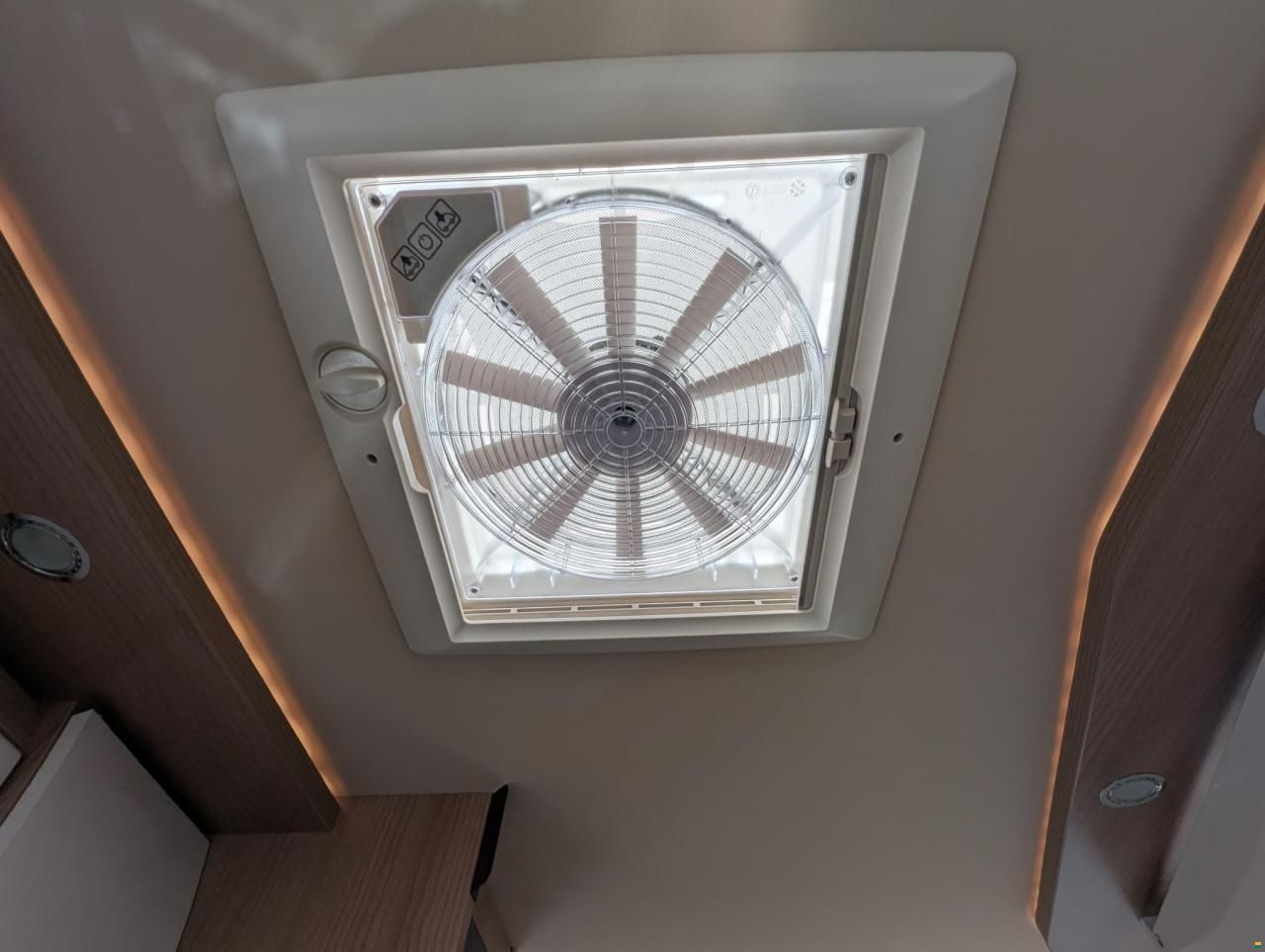 Carthago c-tourer T 143 LE