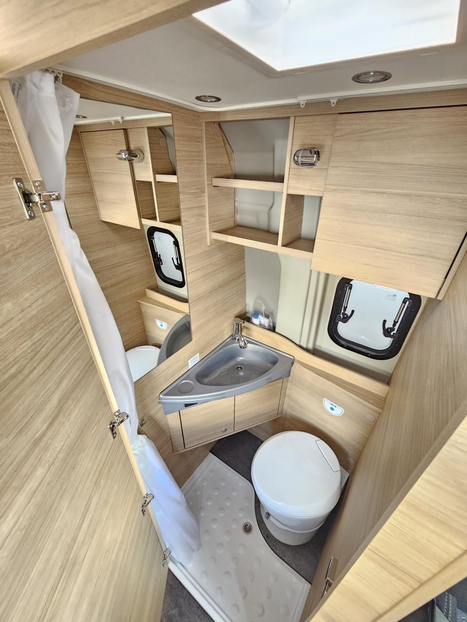 P&ouml;ssl R 540 mit Automat, Doppelbett!