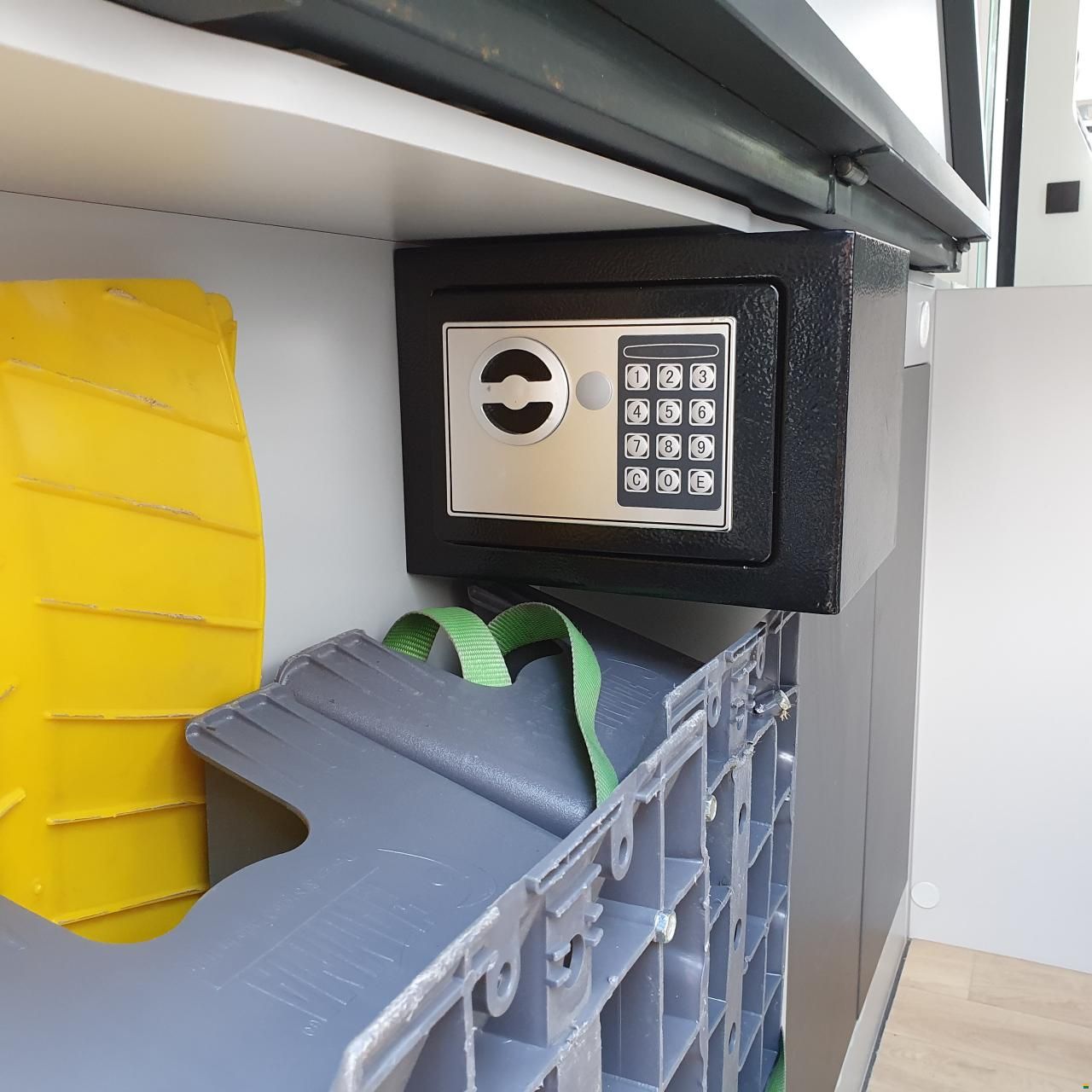 Pilote v630j-t-premium