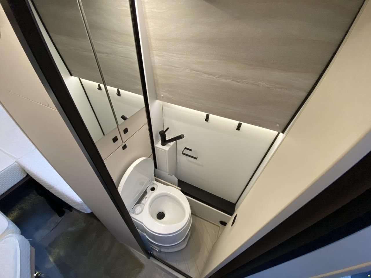 B&uuml;rstner Habiton HM 6.0