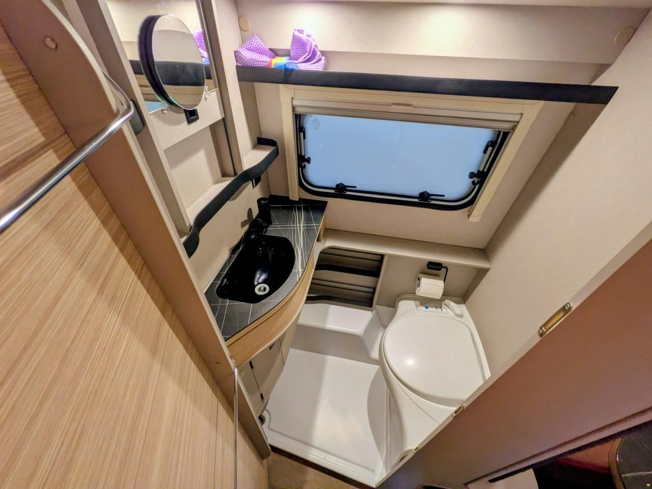 Eriba Touring 430 Tango Red