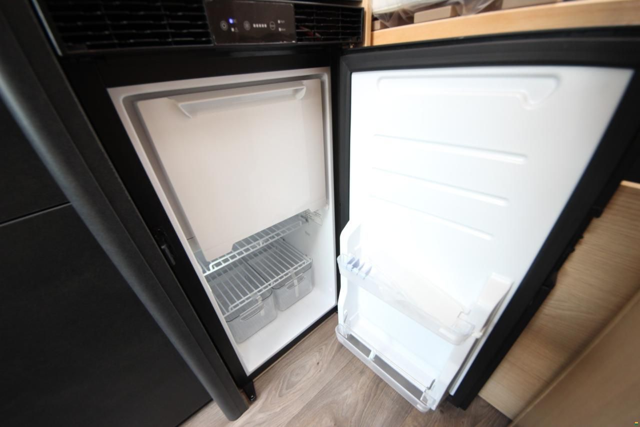 Sunlight Cliff 590 4x4 Green Trek Ford