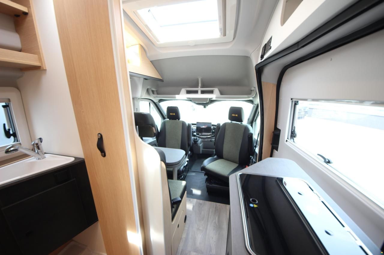 Sunlight Cliff 590 4x4 Green Trek Ford