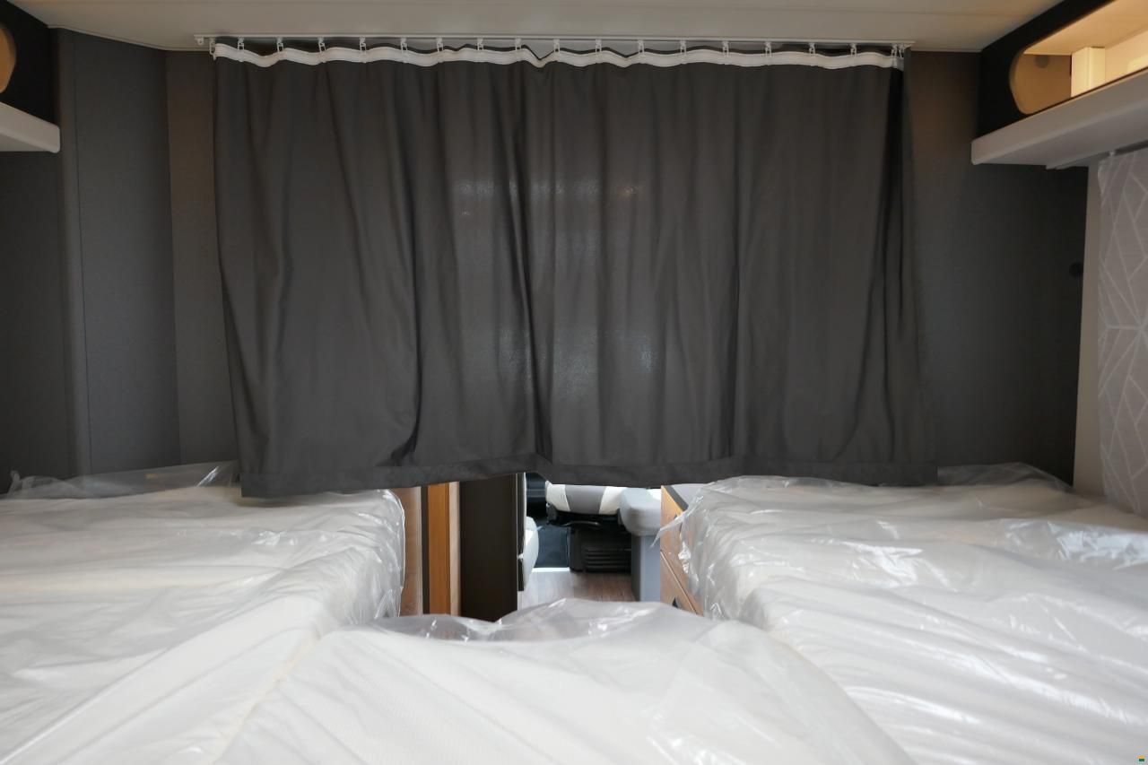 Knaus LIVE TI 650 MEG Platinum Selection