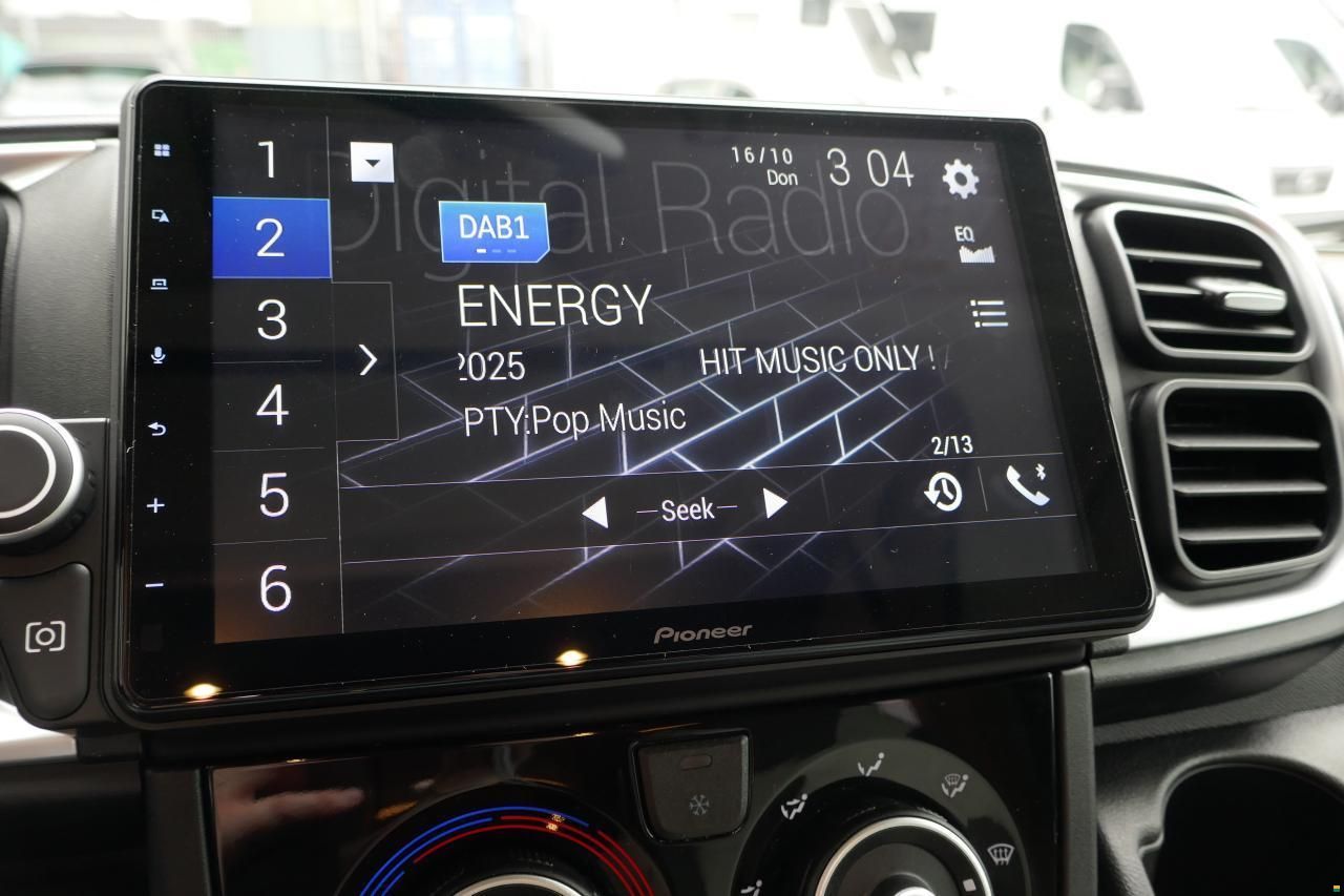 Knaus LIVE TI 650 MEG Platinum Selection