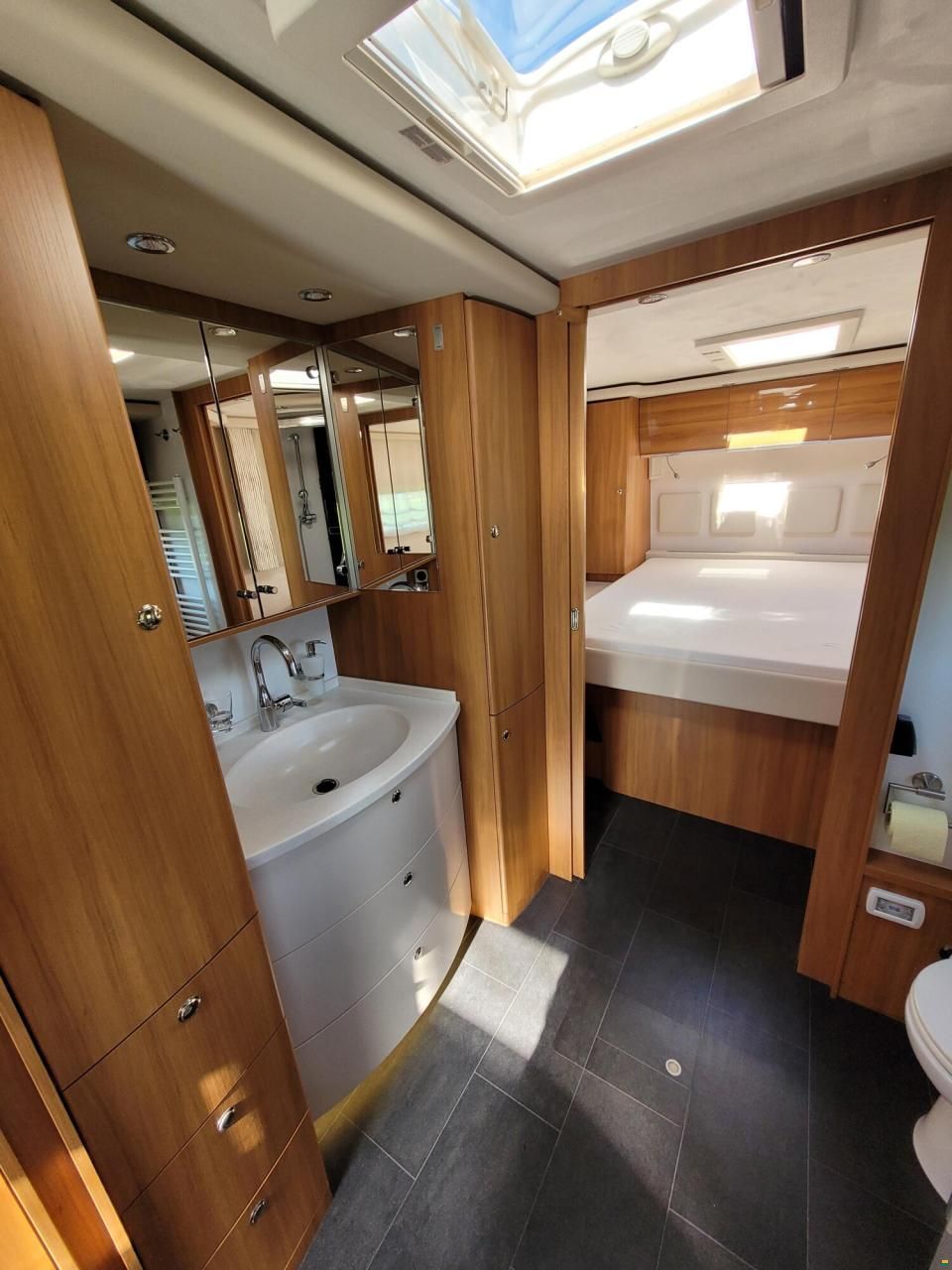 Concorde Charisma 900 M