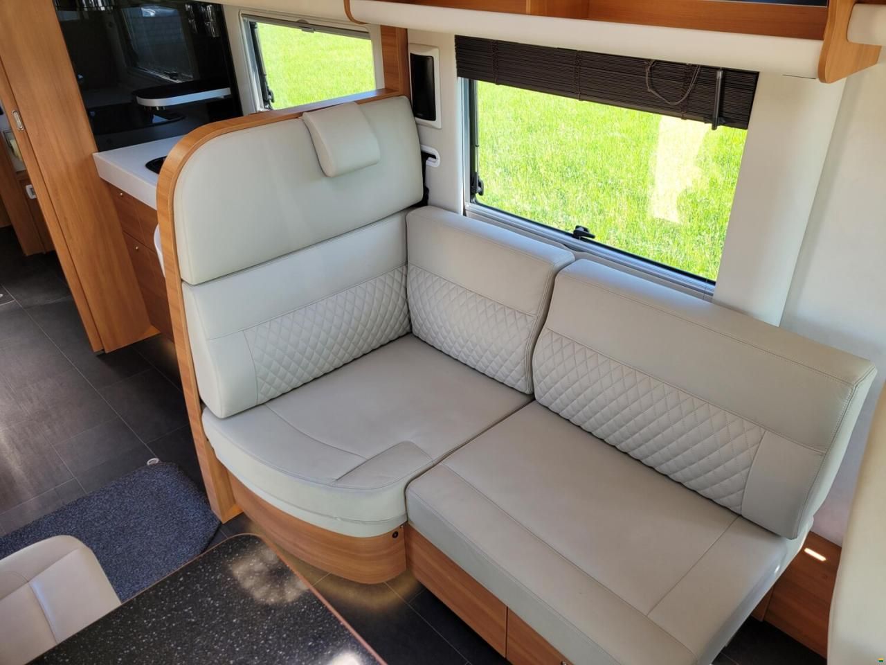 Concorde Charisma 900 M