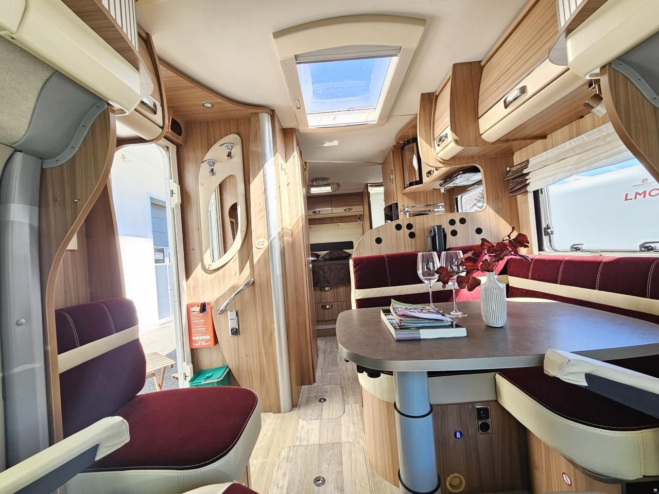 Pilote R&eacute;f&eacute;rence P690 mit Queensbett!