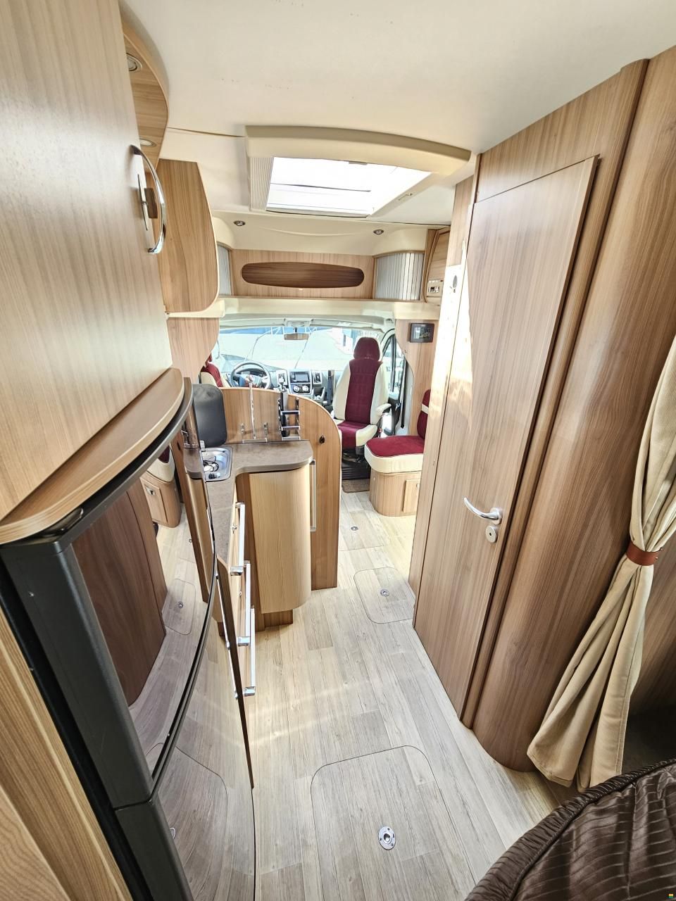 Pilote R&eacute;f&eacute;rence P690 mit Queensbett!