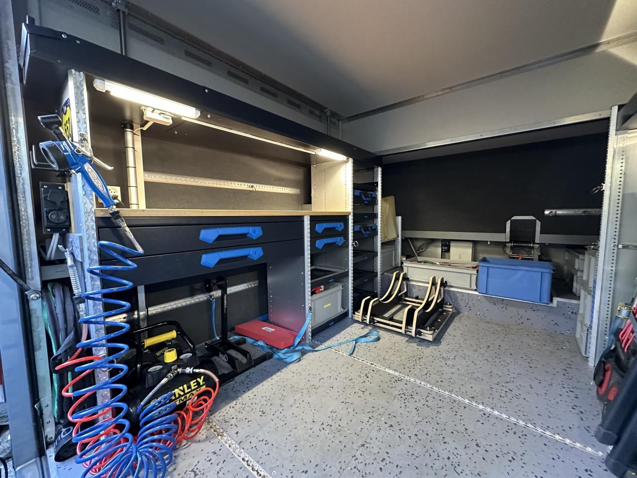 Phoenix Top-Alkoven 9.225 LLC