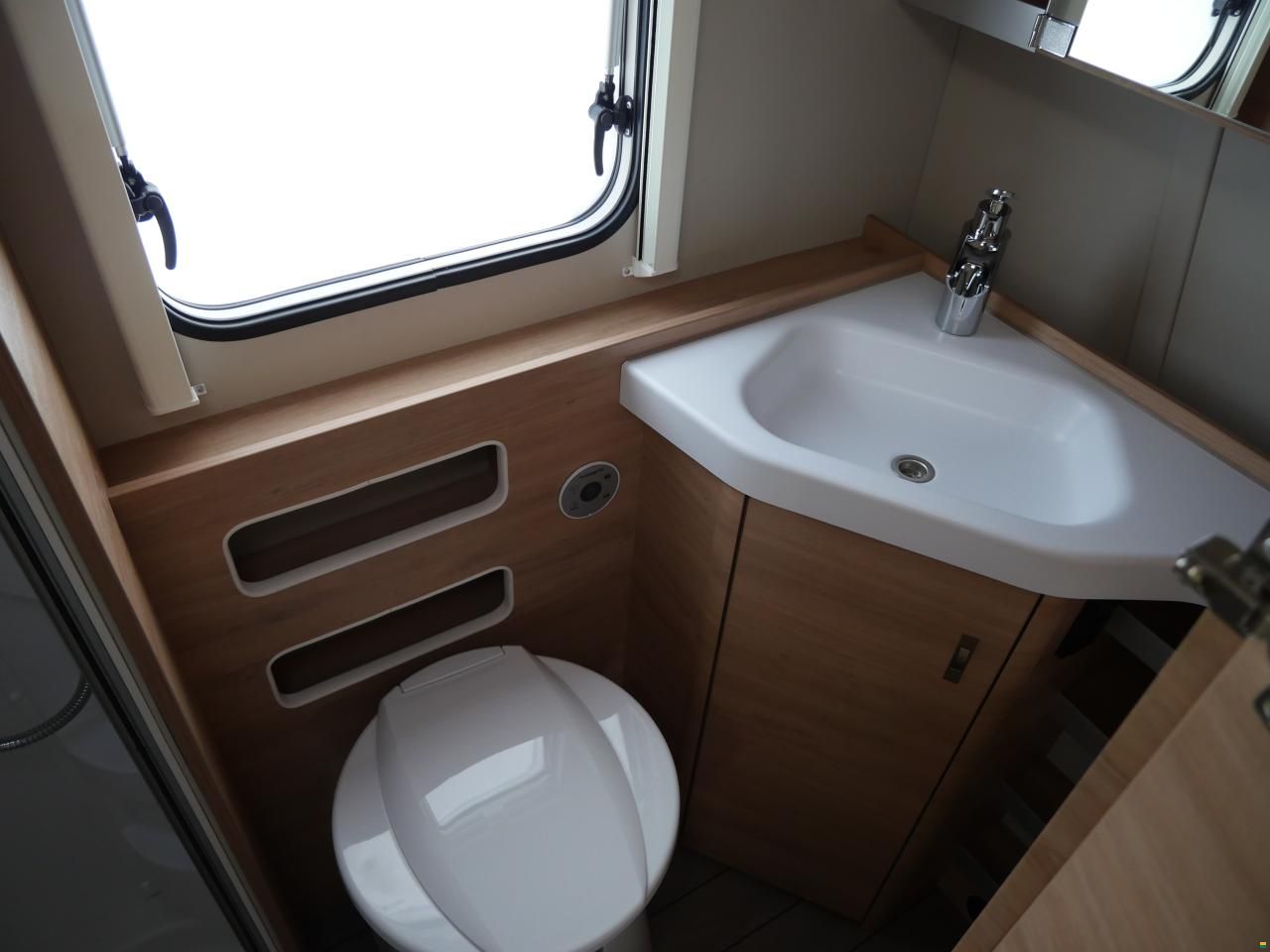 Knaus S&uuml;dwind 500 QDK Black Selection