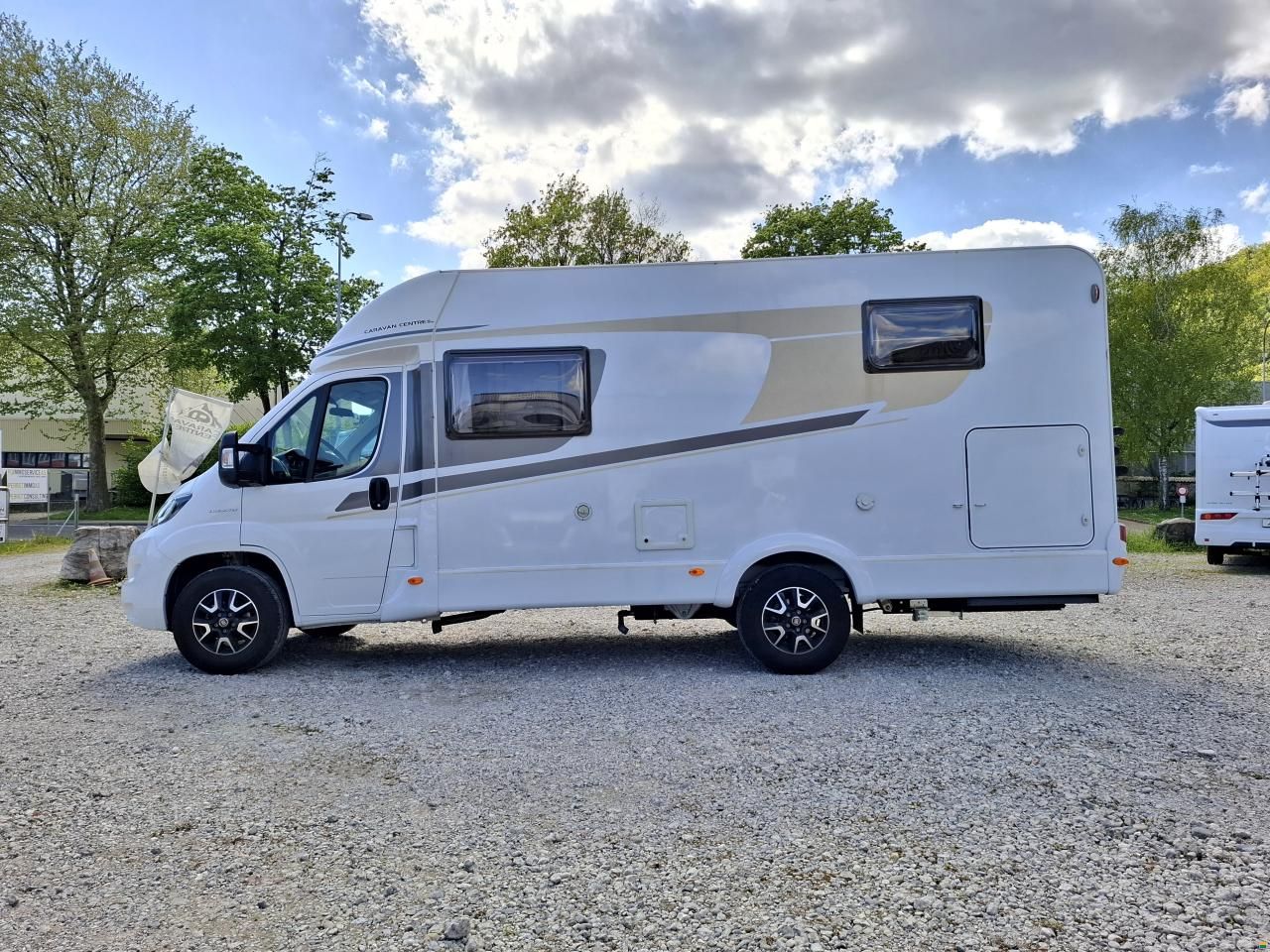 Carado T337 - AUTOMAT!