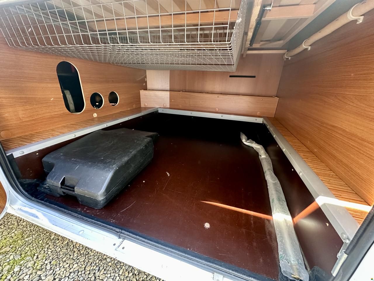 Carado Capron T348 - 4 People