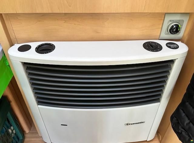 Knaus S&Uuml;DWIND 450 EL