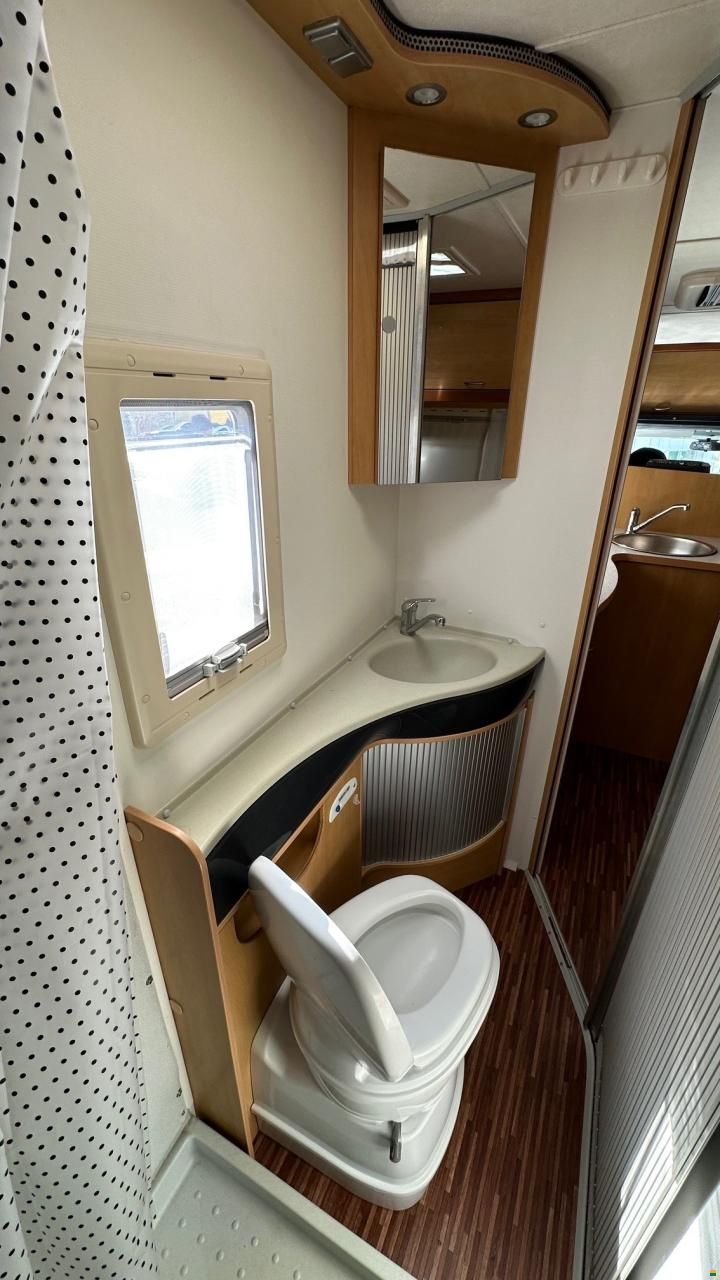 Ford Eura Profila 672 SB