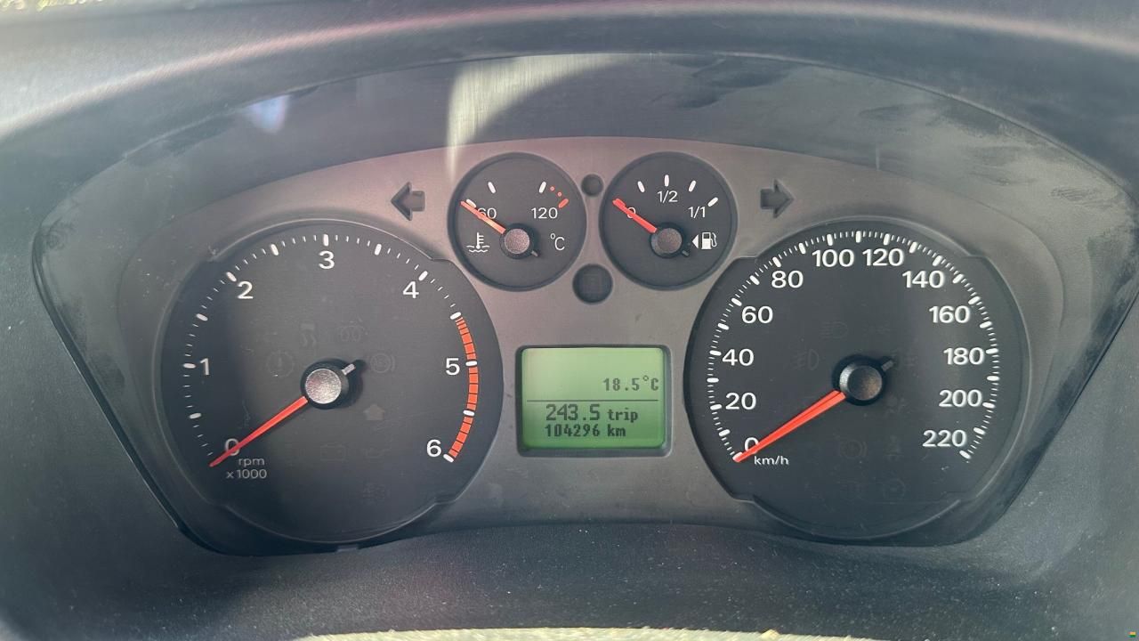 Ford Eura Profila 672 SB