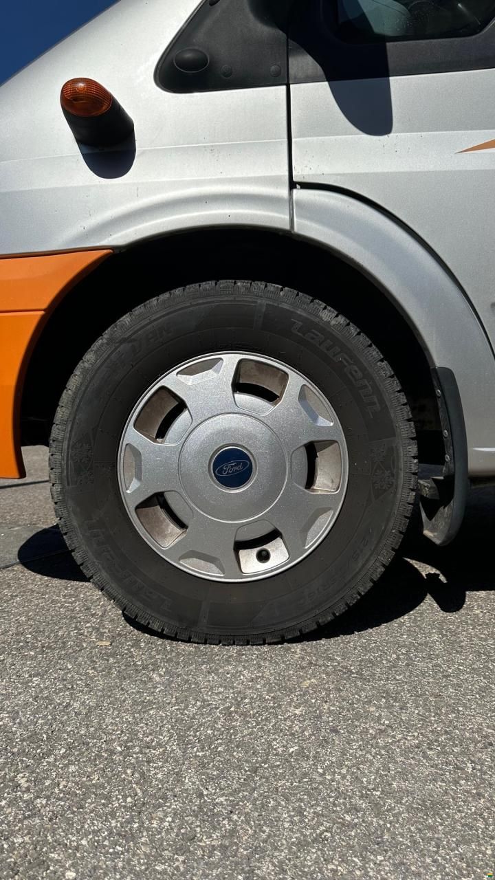 Ford Eura Profila 672 SB