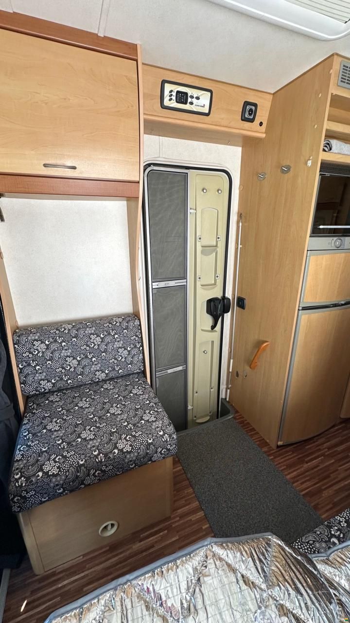 Ford Eura Profila 672 SB