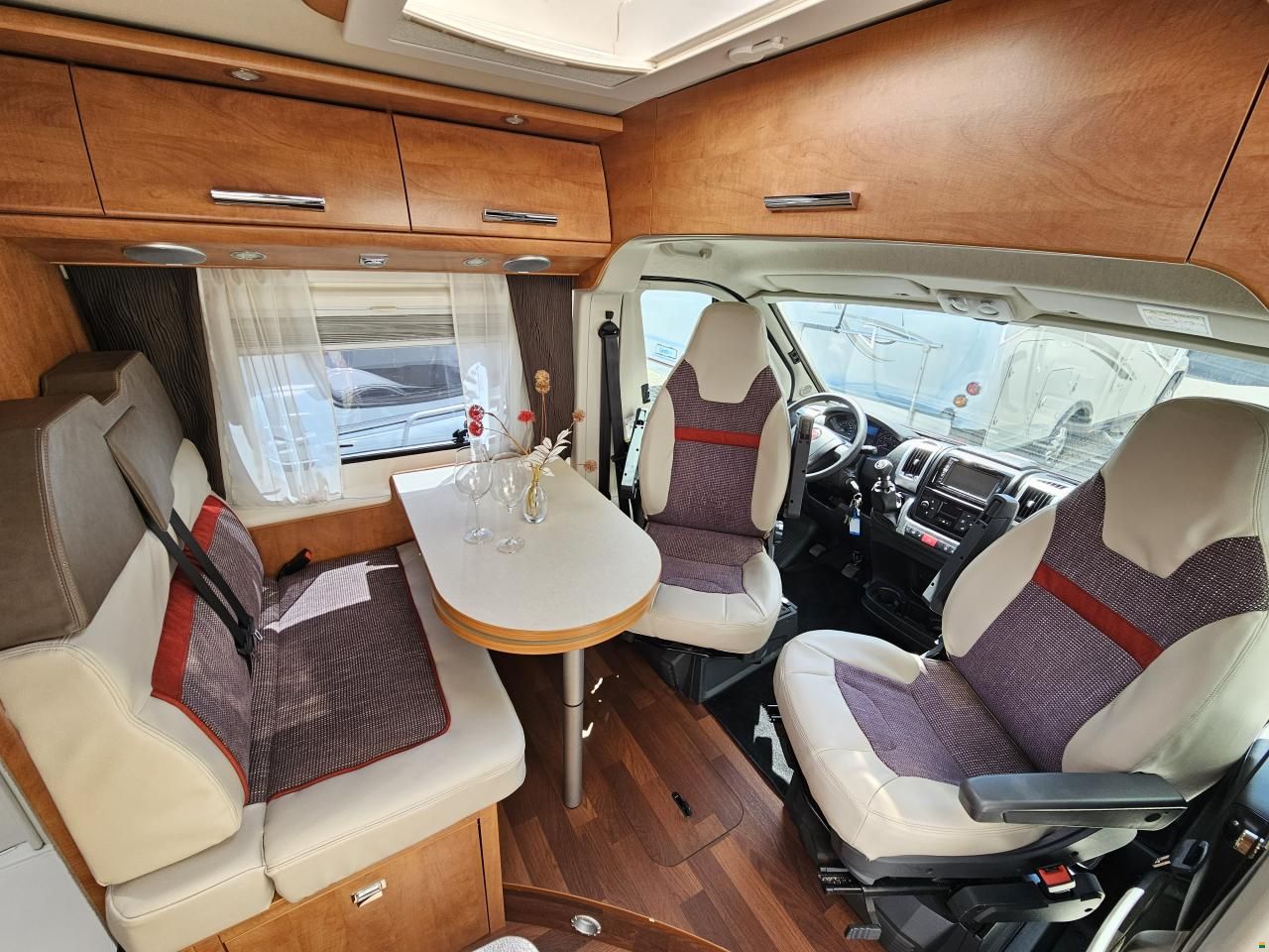 Malibu V636 LE mit Einzelbett, AHK!