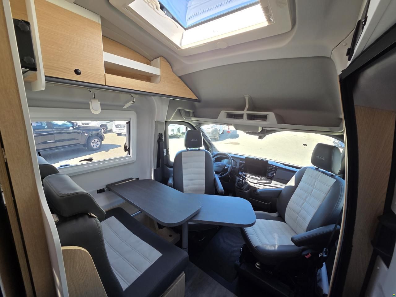 Sunlight Cliff 590 4x4