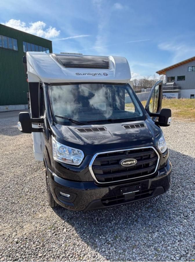 Sunlight Ford T680 Adventure Edition