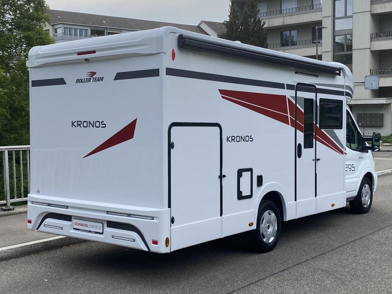 Roller Team Kronos 295 TL, Ford 165PS Automat