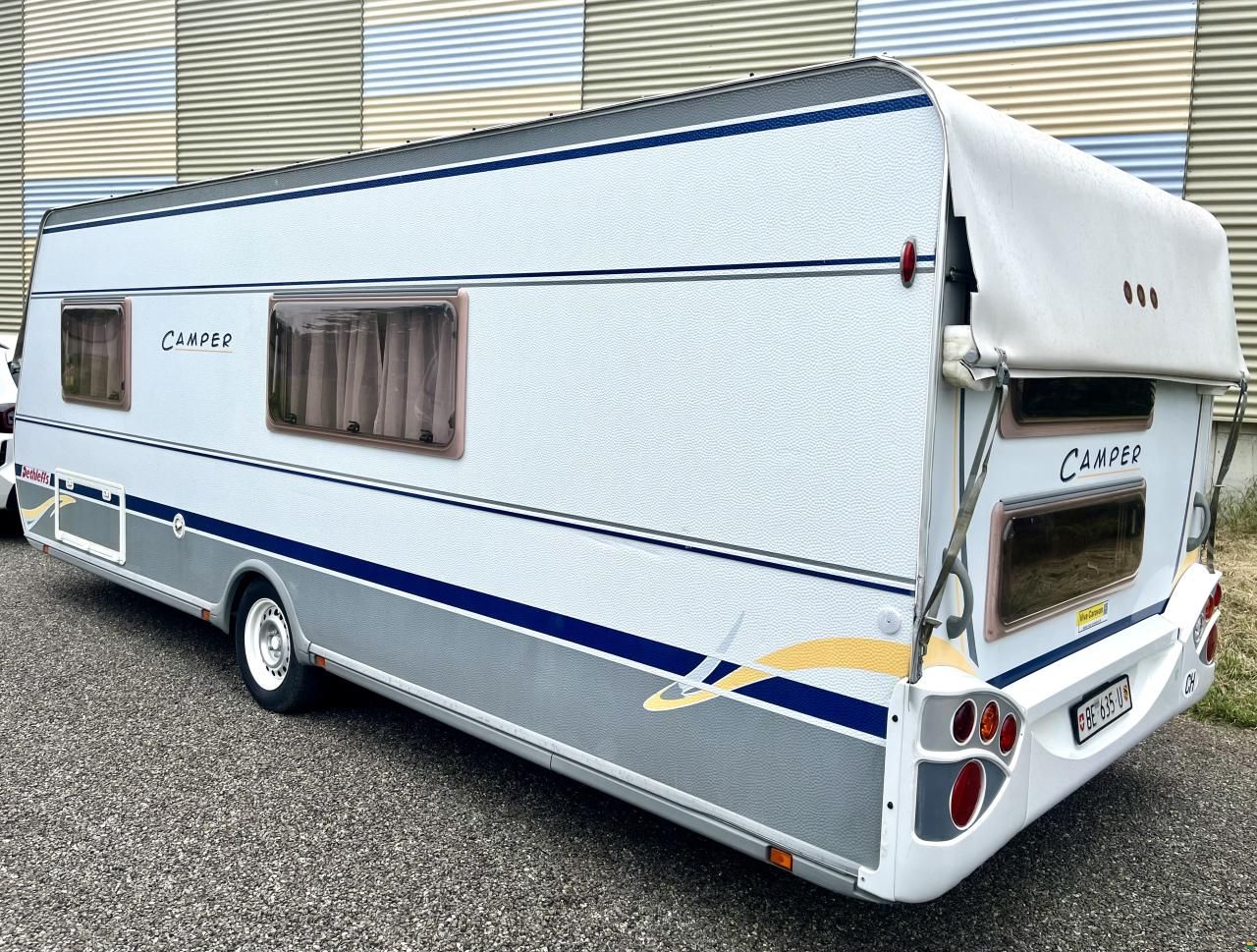 Dethleffs Camper mit Kaj&uuml;tenbett