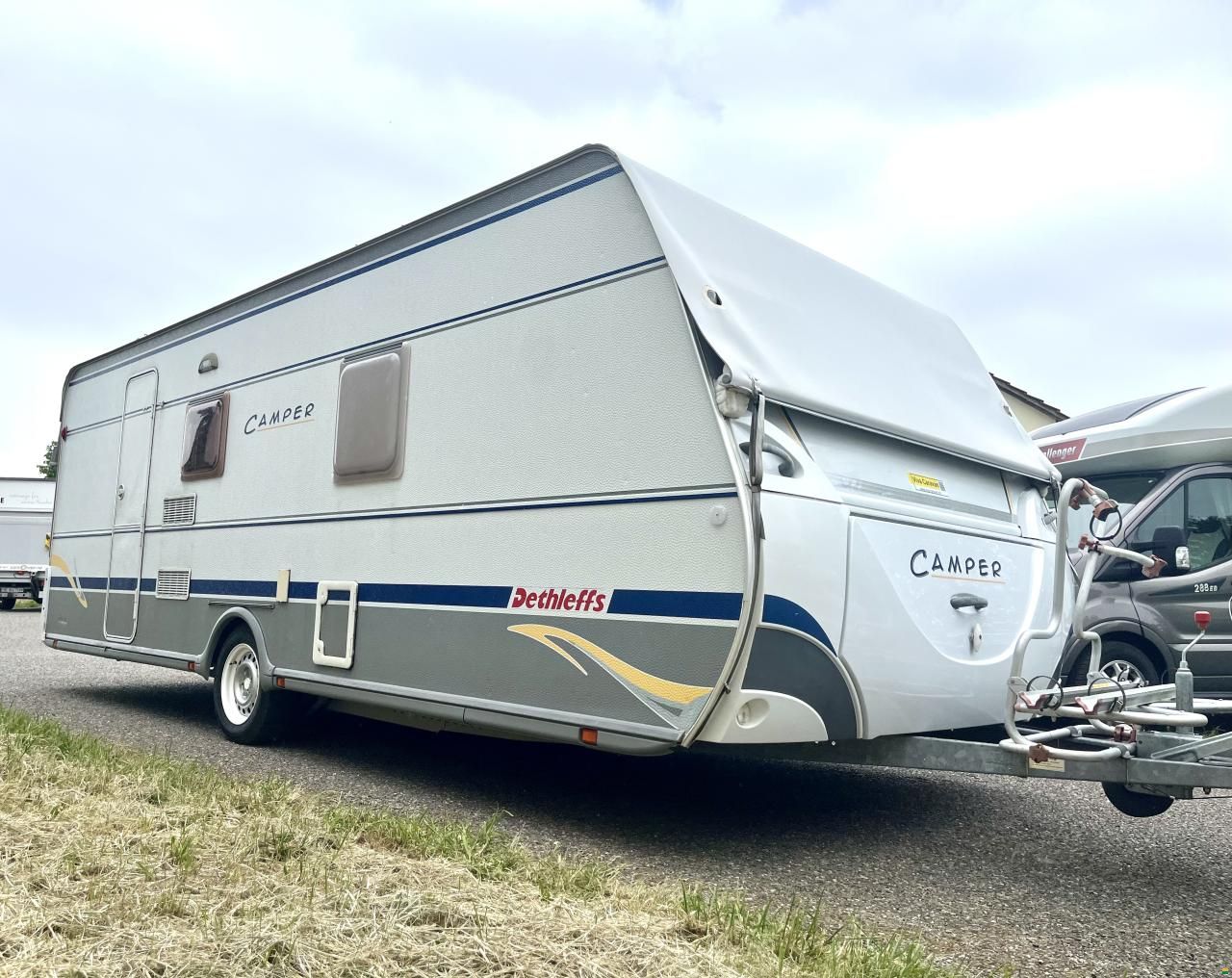 Dethleffs Camper mit Kaj&uuml;tenbett