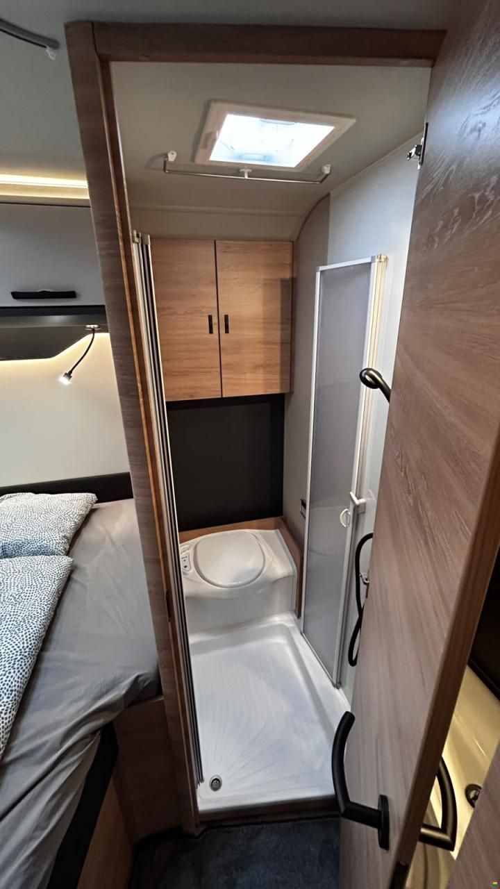 Knaus LiveWave 650 MF Platinum Selection