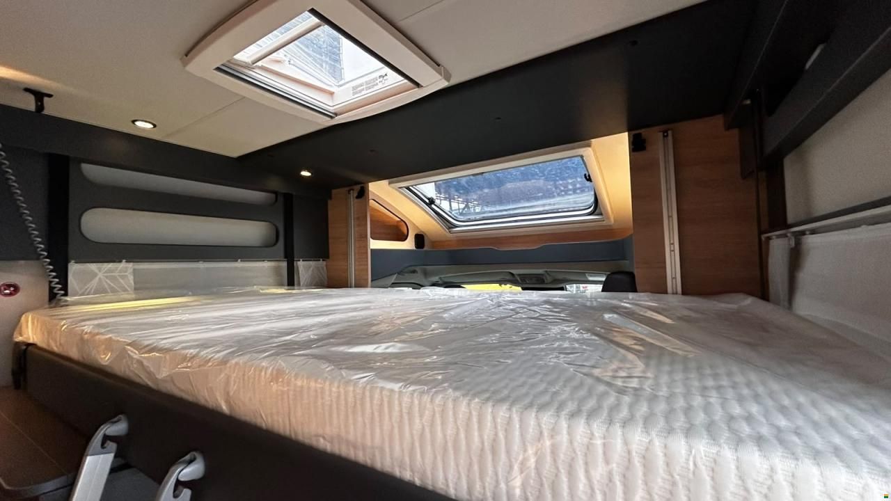 Knaus LiveWave 650 MF Platinum Selection