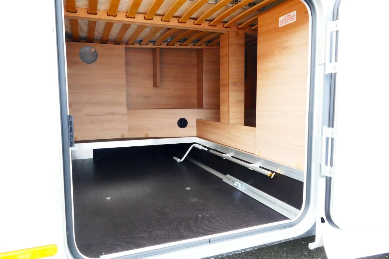 Knaus LiveWave 650 MF Platinum Selection