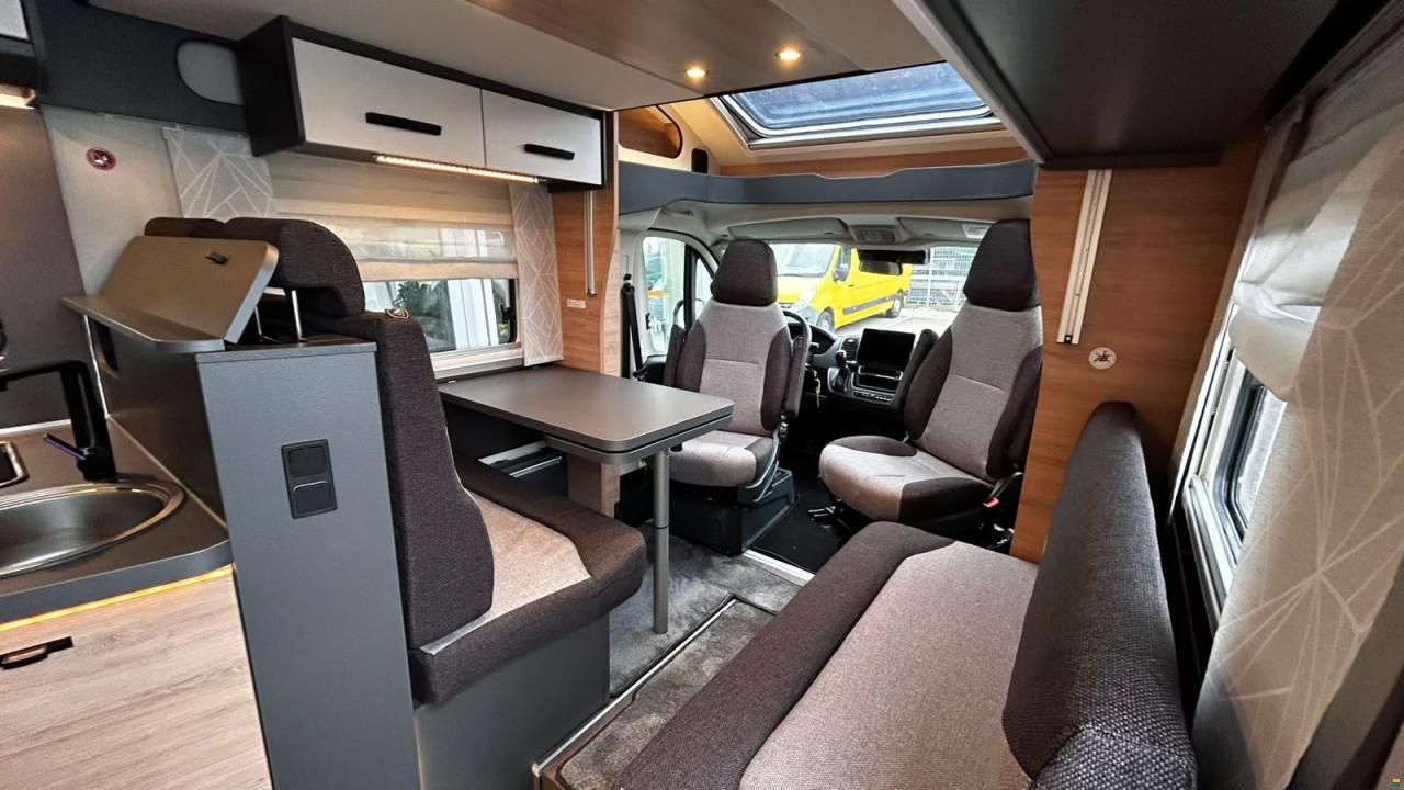 Knaus LiveWave 650 MF Platinum Selection