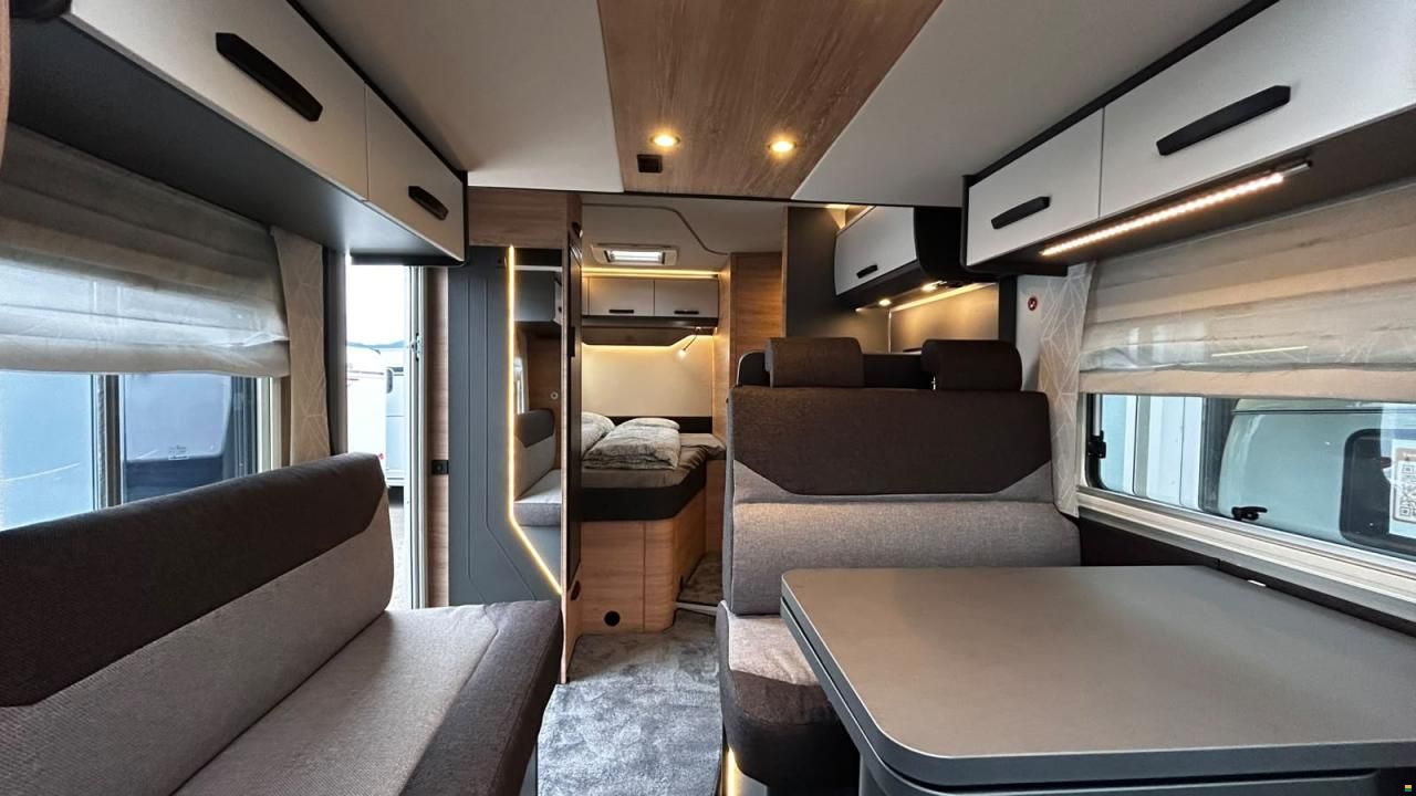 Knaus LiveWave 650 MF Platinum Selection