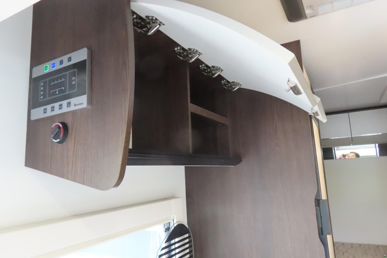 Benimar Tessoro T440 UP