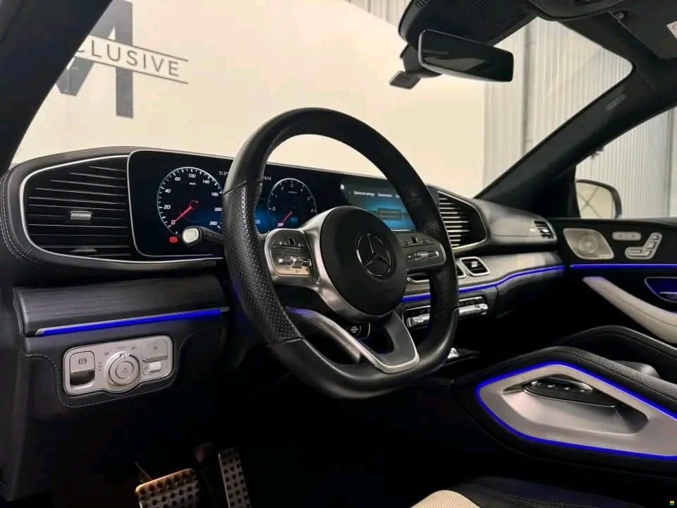 Mercedes Benz