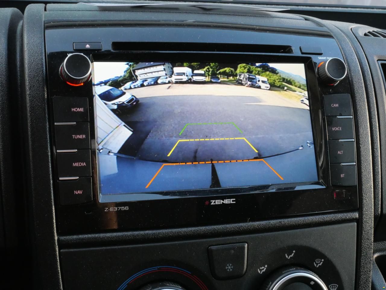Bravia Mobil Swan 599