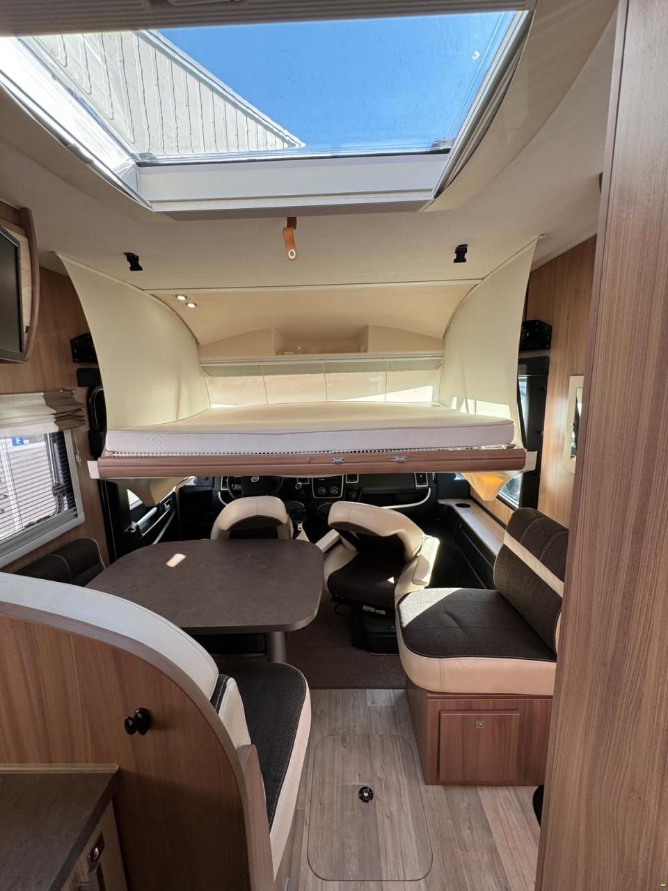 Pilote **GALAXY G690XLC**QUEENSBETT**